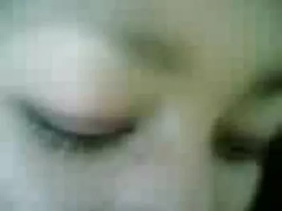 ទារក Nerdy បានលិទ្ធ pussy របស់នាង