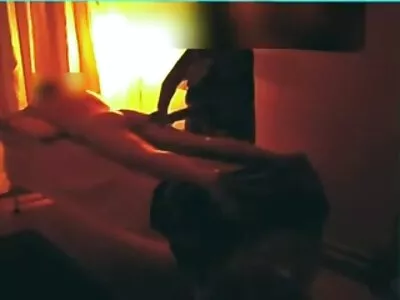 ស្ត្រីសិចស៊ីកំពុងជិះឌីស